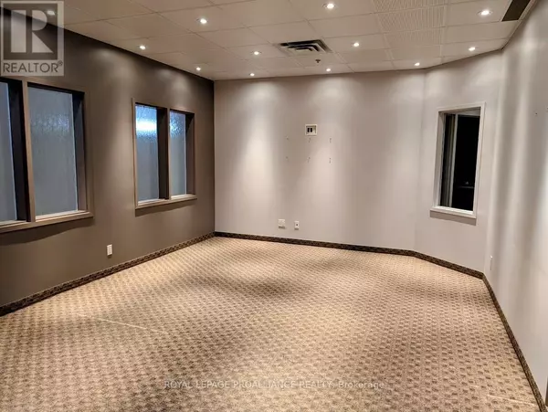 Peterborough (town Ward 3), ON K9J2N2,165 Sherbrooke ST #1B