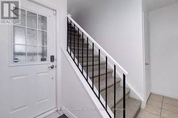 Ottawa, ON K1T3B7,43 HAXBY PRIVATE