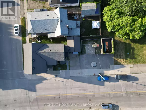 Port Colborne (east Village), ON L3K1B2,36 NICKEL STREET