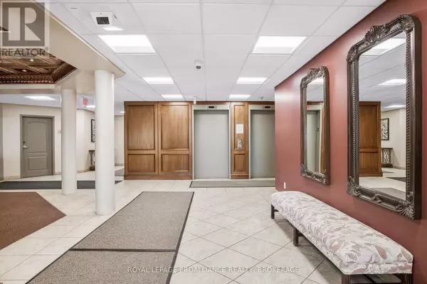 Kingston (east Of Sir John A. Blvd), ON K7K7J7,350 Wellington ST #205