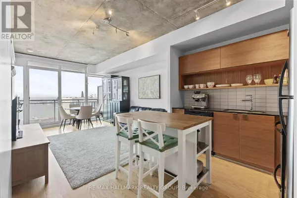 Ottawa, ON K1P0A4,324 Laurier AVE West #2105
