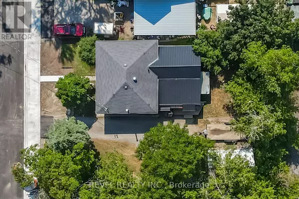 Kawartha Lakes (lindsay), ON K9V1C9,102 KING STREET