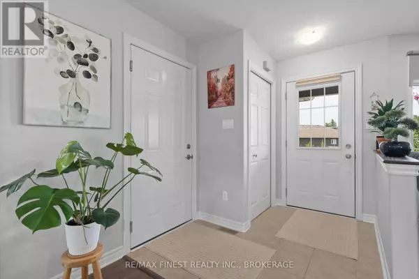 Smiths Falls, ON K7A0A2,17 LEE AVENUE
