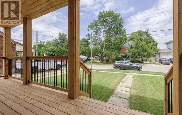 Cambridge, ON N3H2M8,631 LAWRENCE STREET