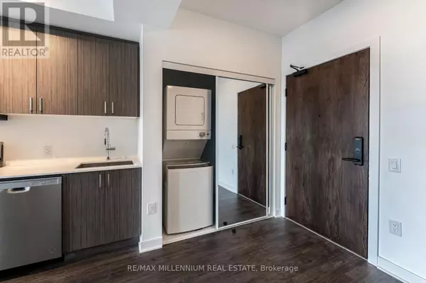 Hamilton (riverdale), ON L8E2J8,2782 Barton ST East #208