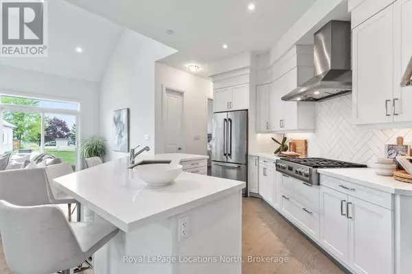 Blue Mountains, ON N0H2P0,123 BEACON DRIVE