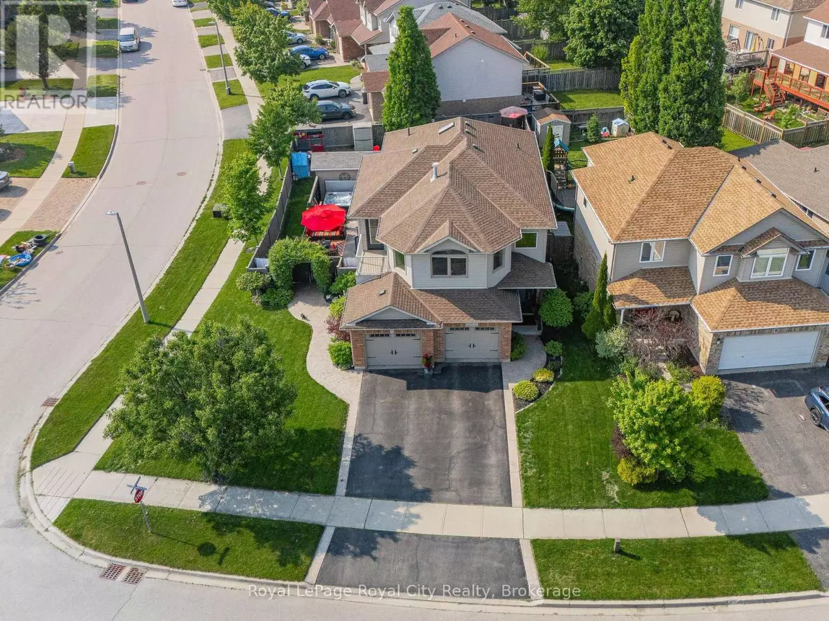 Guelph (kortright Hills), ON N1C1G5,7 MARIGOLD DRIVE
