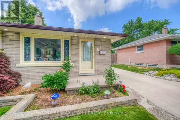 Cambridge, ON N3H2S7,635 PINE STREET
