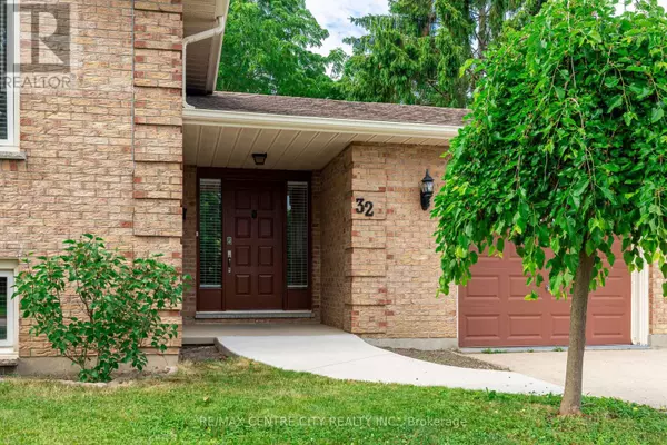 St. Thomas, ON N5P4B2,32 LAKEVIEW CIRCLE