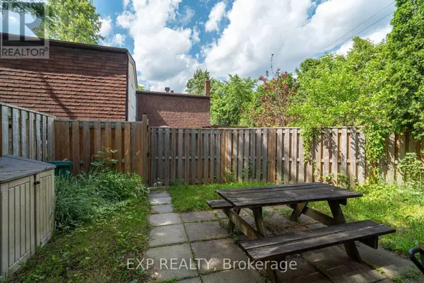 Ottawa, ON K2C0K5,1029 Meadowlands DR #65