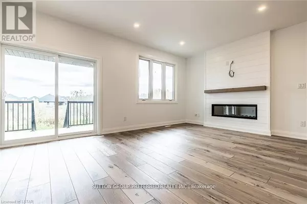 Southwold, ON N5P0G1,175 GLENGARIFF DR #28