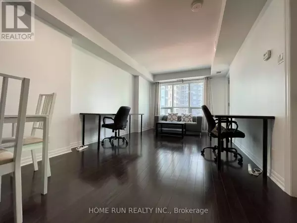 Ottawa, ON K1N0B7,242 Rideau ST #705