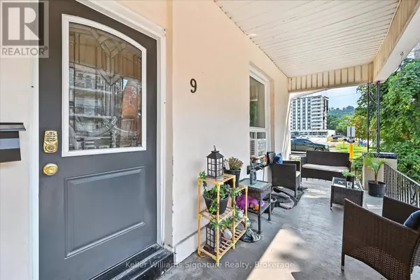 Hamilton (landsdale), ON L8N2V8,9 TISDALE STREET S