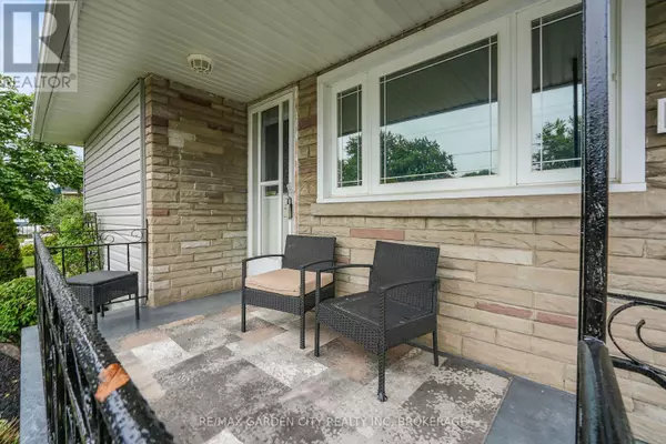 Welland (lincoln/crowland), ON L3B1T6,160 MCALPINE AVENUE S