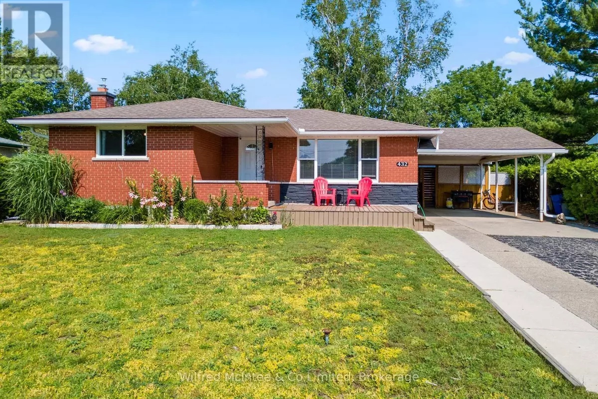 Kincardine, ON N2Z2V4,432 ELGIN STREET
