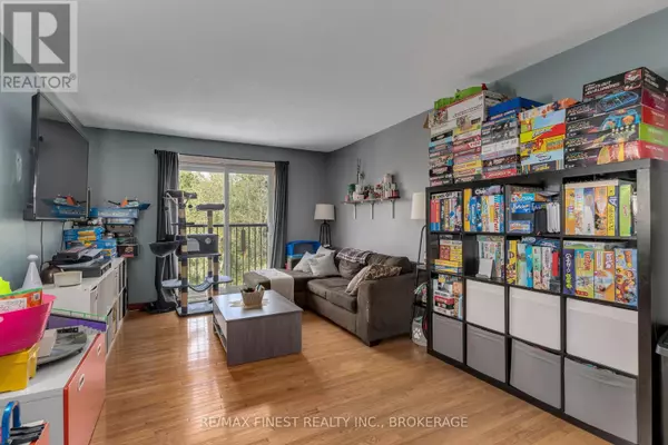 Gananoque, ON K7G3C6,540 TALBOT PL #403