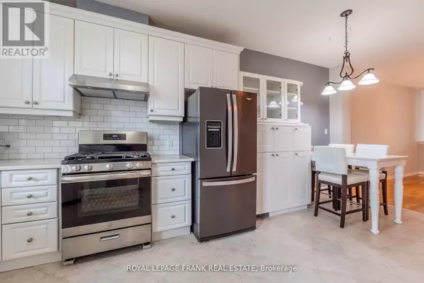 Kawartha Lakes (lindsay), ON K9V6K6,9 Eglington ST #16
