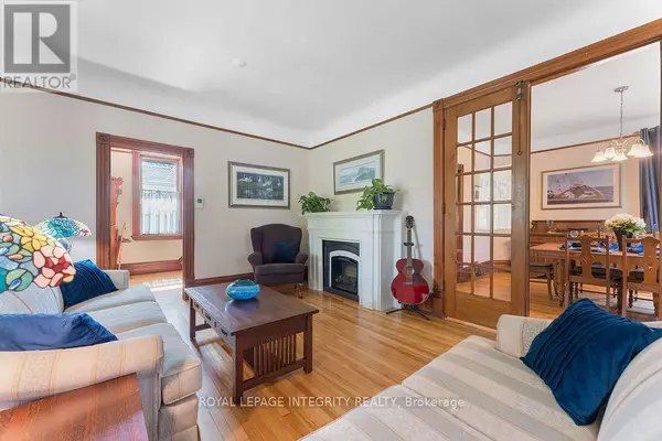 South Dundas, ON K0C1X0,72 LAKESHORE DRIVE