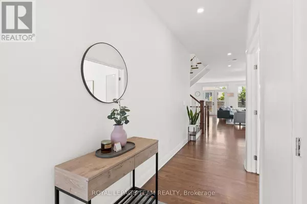 Ottawa, ON K2J6A3,108 LOCHHOUSE WALK