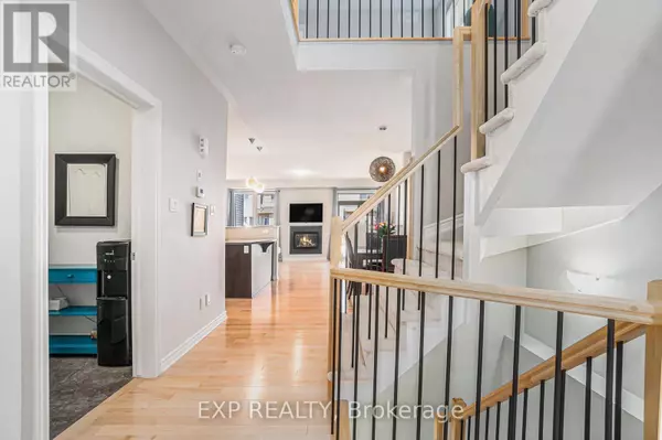 Ottawa, ON K2M0H8,644 MOORPARK AVENUE N
