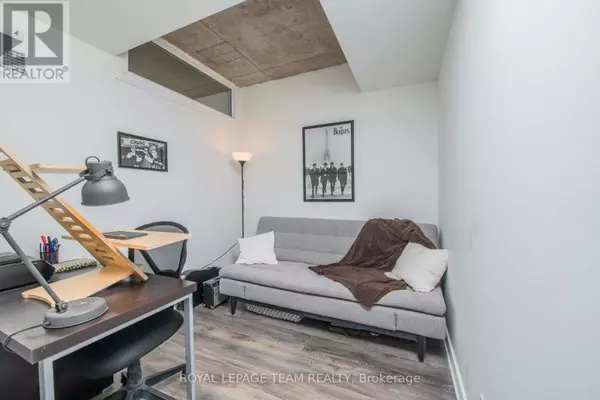 Ottawa, ON K2P0R4,354 Gladstone AVE #813