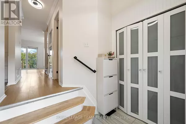 Ottawa, ON K2J4A4,19 ARMADALE CRESCENT