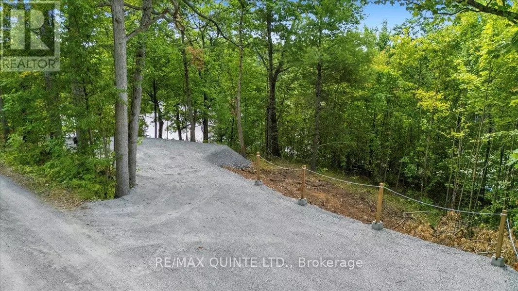 102 ATTWOOD LANE, Frontenac (frontenac South), ON K0H1T0