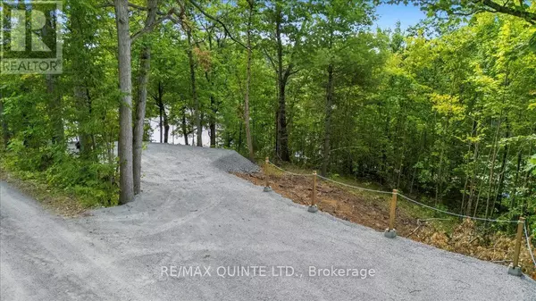 Frontenac (frontenac South), ON K0H1T0,102 ATTWOOD LANE