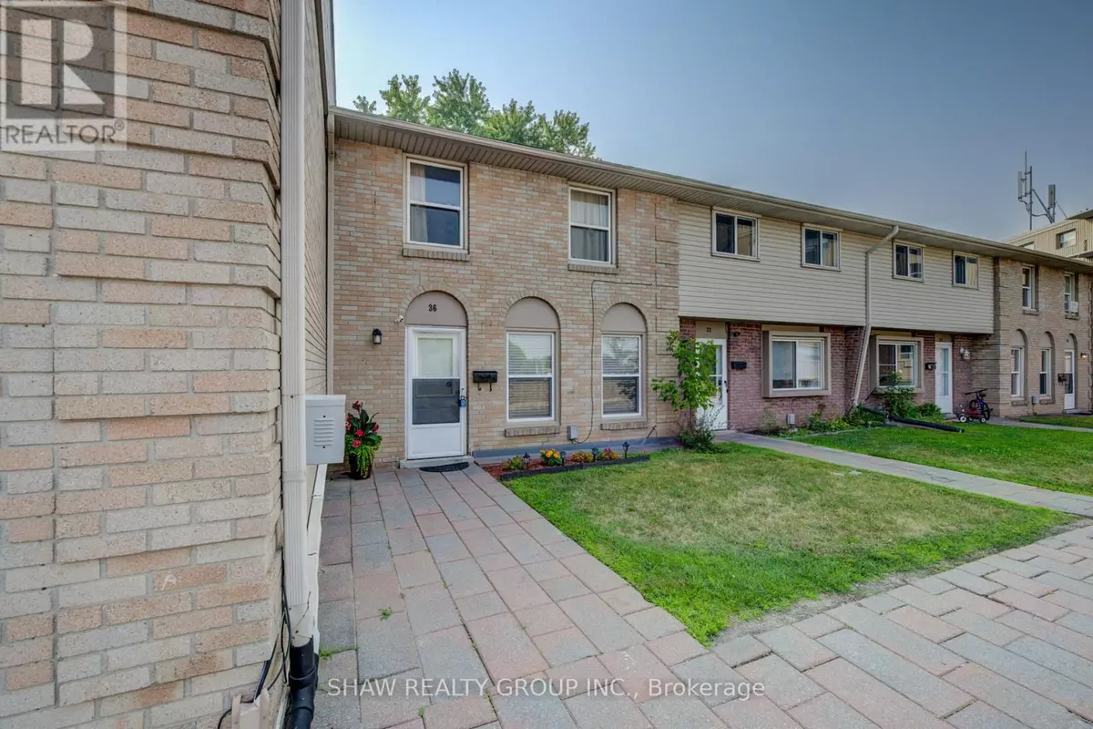 Kitchener, ON N2A2P1,293 Fairway RD #36