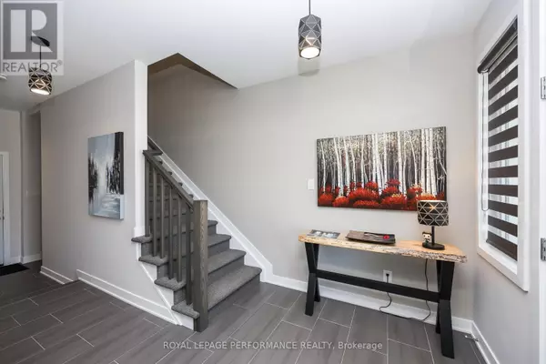 Ottawa, ON K0A2Z0,816 BASCULE PLACE