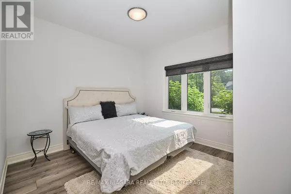 Fort Erie (ridgeway), ON L0S1N0,201 PLEASANT AVENUE N