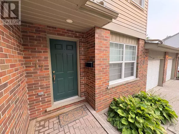 Waterloo, ON N2L6J5,250 Keats WAY #17