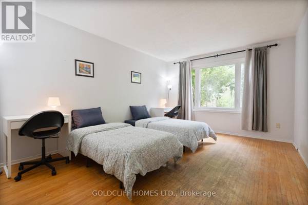 London North (north F), ON N6G2E7,257 HOMESTEAD CRESCENT