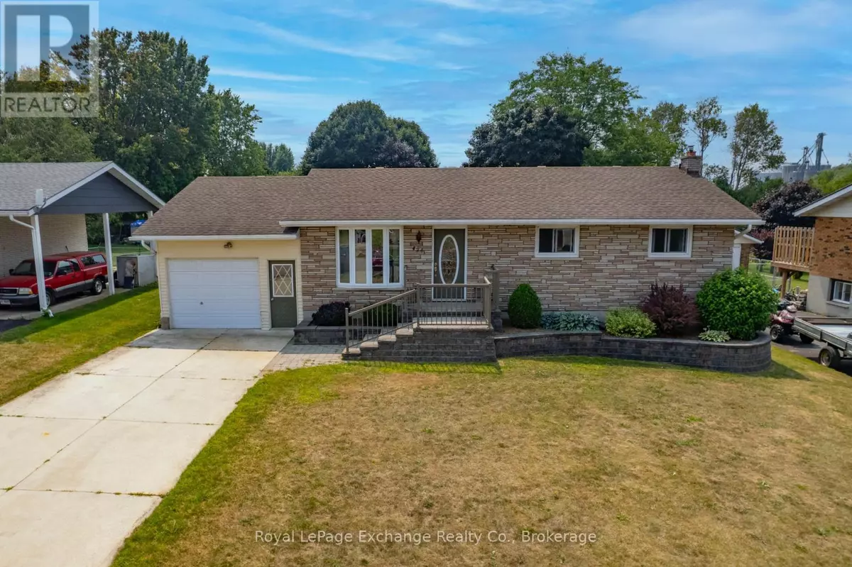 Huron-kinloss (lucknow), ON N0G2H0,426 ELGIN STREET