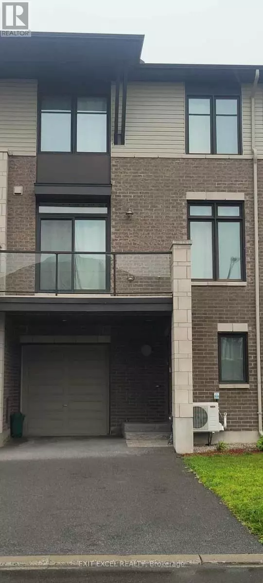 568 LABRADOR CRESCENT, Ottawa, ON K1T0R3