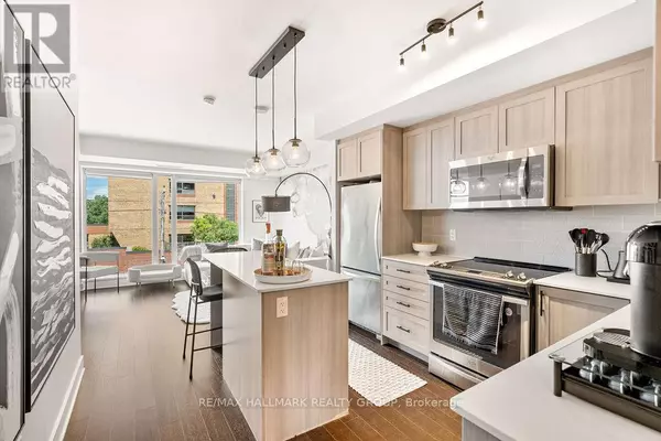 Ottawa, ON K1M2C5,411 Mackay ST #401