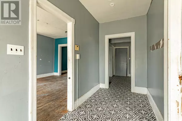 London North (north K), ON N6G1G4,1064 WESTERN ROAD