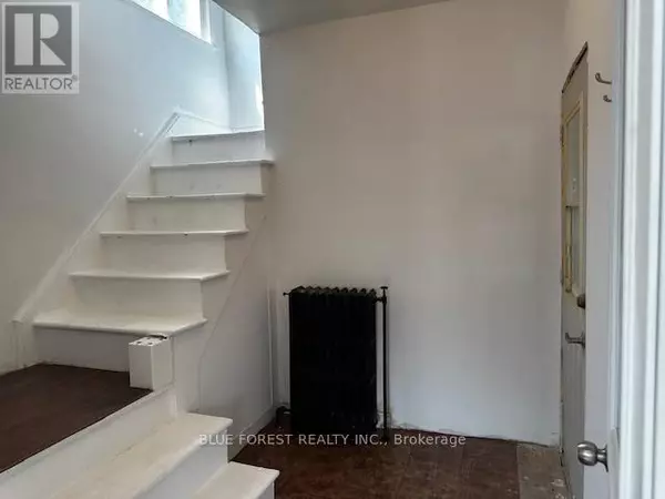 London South (south E), ON N6J2M2,379 Wharncliffe RD South #Upper