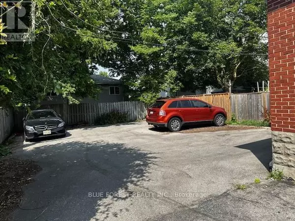 London South (south E), ON N6J2M2,379 Wharncliffe RD South #Upper
