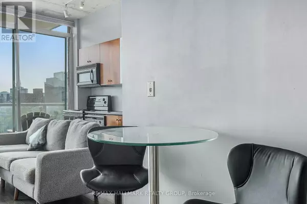 Ottawa, ON K1N1J7,383 CUMBERLAND ST #805