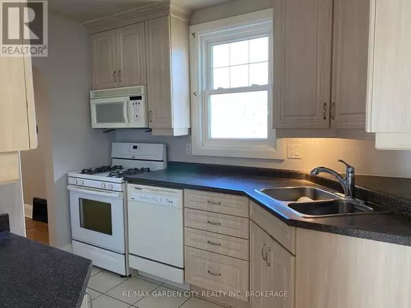 St. Catharines (oakdale), ON L2P2H9,12 LINCOLN AVENUE