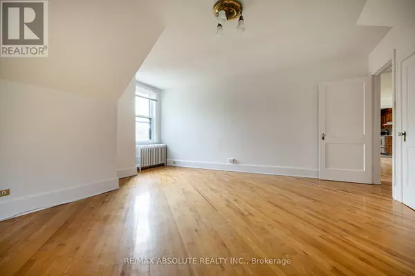 Ottawa, ON K1N6G5,258 Daly AVE #3
