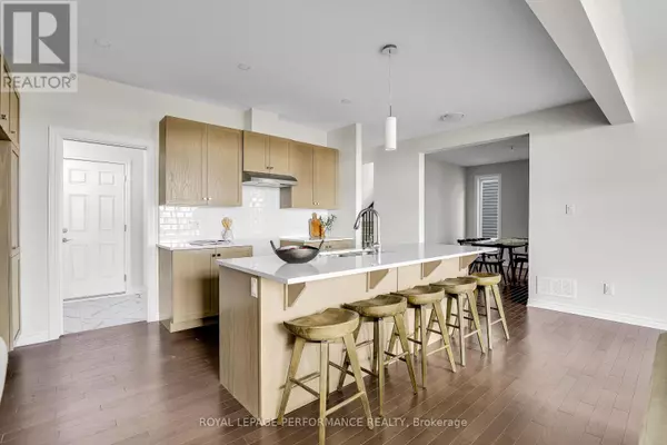 Ottawa, ON K1X0H3,87 ESBAN DRIVE