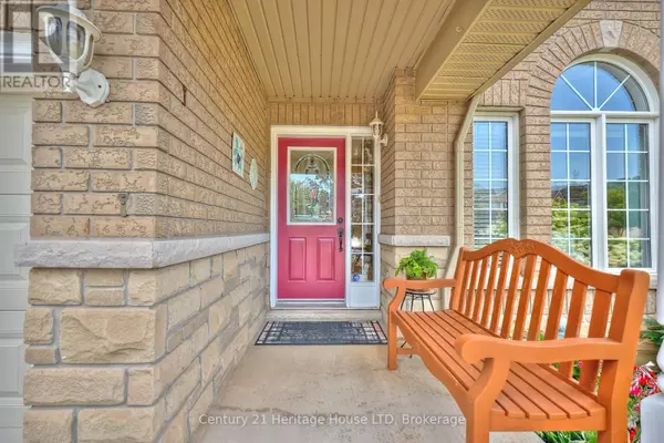 Grimsby (grimsby East), ON L3M5K8,222 DORCHESTER DRIVE