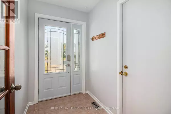 Ottawa, ON K1E3K5,270 MCEACHERN CRESCENT