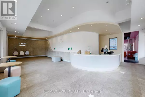 Waterloo, ON N2L6J3,140 University AVE West #1B