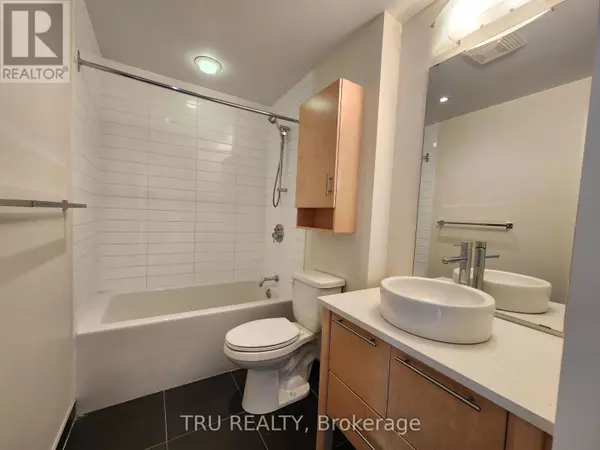 Ottawa, ON K1Z0A6,101 Richmond RD #609