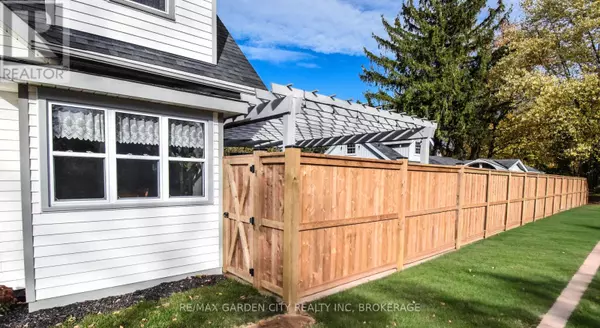 Pelham (fenwick), ON L0S1C0,1171 MAPLE STREET