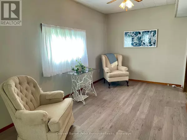 Brockton, ON N0G2V0,105 MCGIVERN STREET W