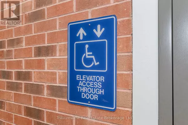 Guelph (willow West/sugarbush/west Acres), ON N1H7Y6,450 Speedvale Ave W AVE #201